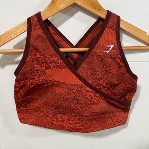 Gymshark Women's Adapt Camo Seamless Sports Bra in Storm Red/Cherry Brown